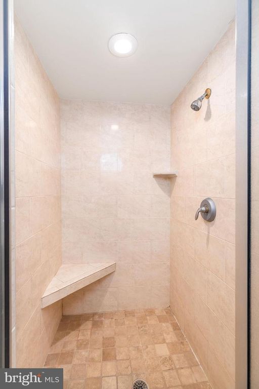 Image 30 of property listing at 6 7TH ST #601, Ocean City, MD 21842