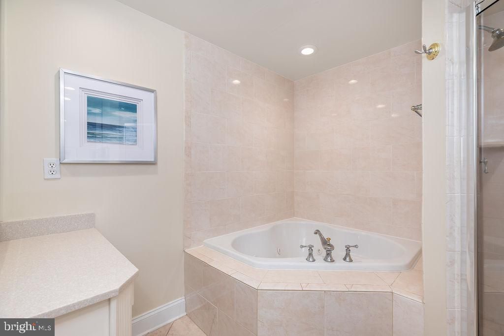 Image 50 of property listing at 6 7TH ST #601, Ocean City, MD 21842
