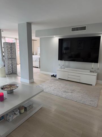 2200 NE 33rd Avenue 14j, Fort Lauderdale, FL 33305