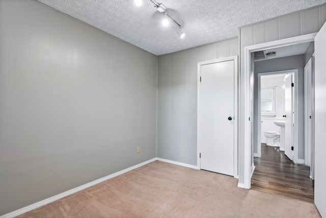 4004 Barthel Avenue, Columbus, OH 43227