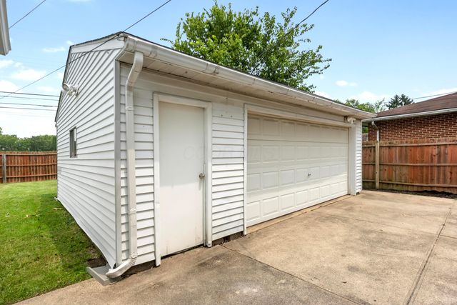 4004 Barthel Avenue, Columbus, OH 43227