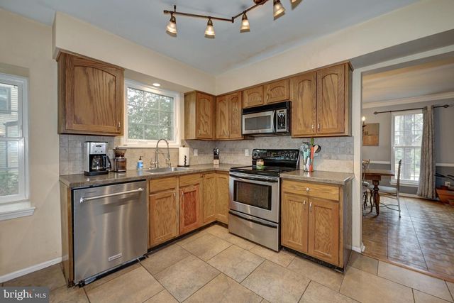 8 BATTERY HILL DR, Voorhees, NJ 08043