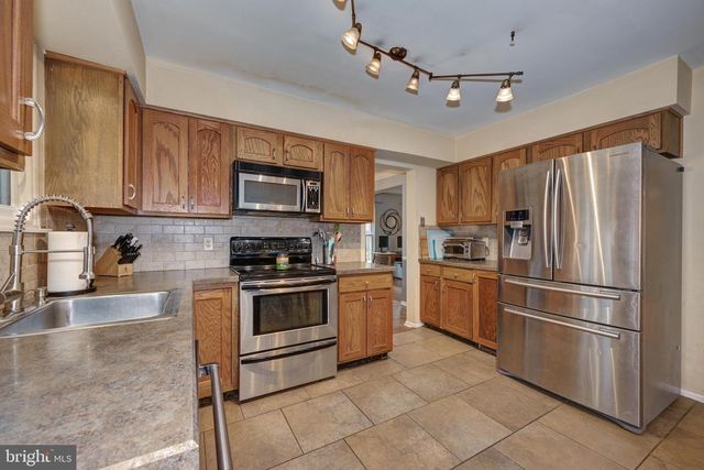 8 BATTERY HILL DR, Voorhees, NJ 08043