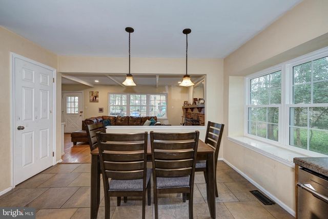 8 BATTERY HILL DR, Voorhees, NJ 08043