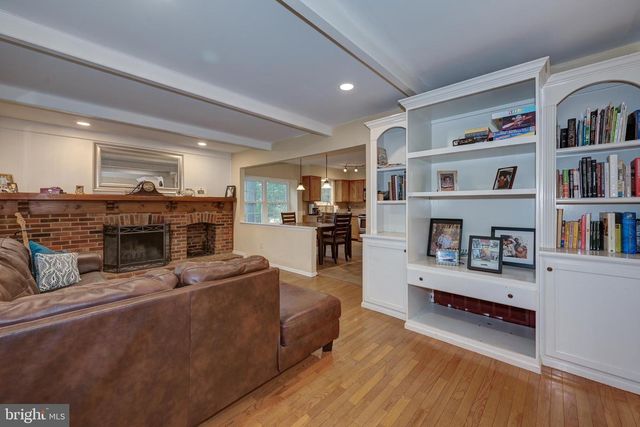 8 BATTERY HILL DR, Voorhees, NJ 08043