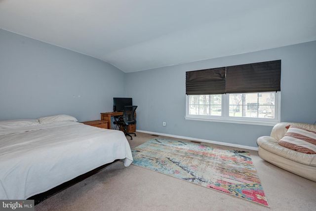 8 BATTERY HILL DR, Voorhees, NJ 08043