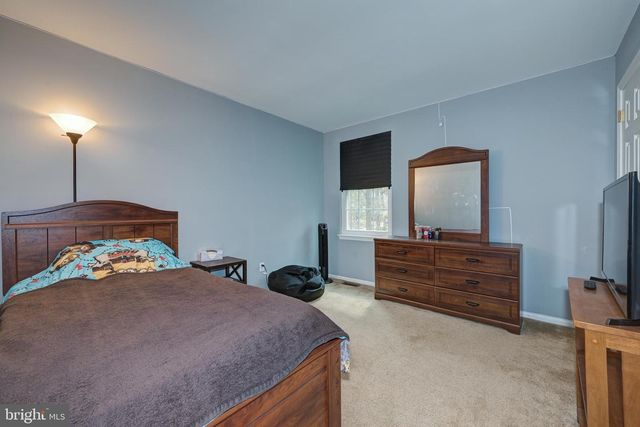 8 BATTERY HILL DR, Voorhees, NJ 08043