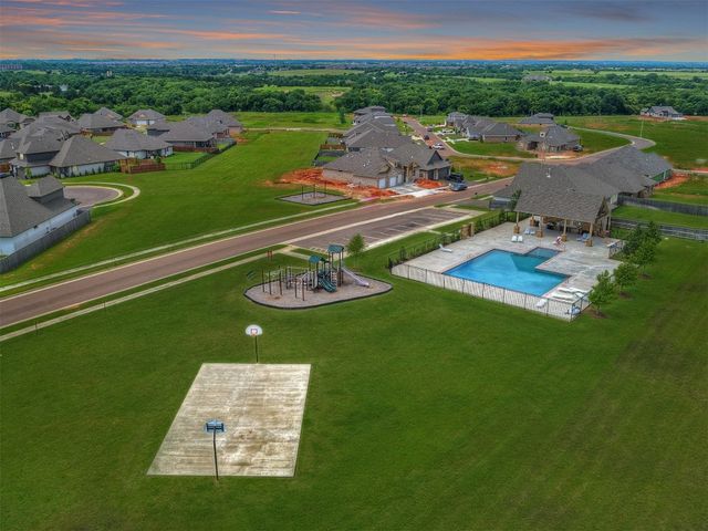 7116 NW 154th Street, Edmond, OK 73013