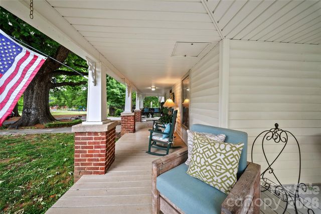 216 W 2nd Street, Denton, NC 27239