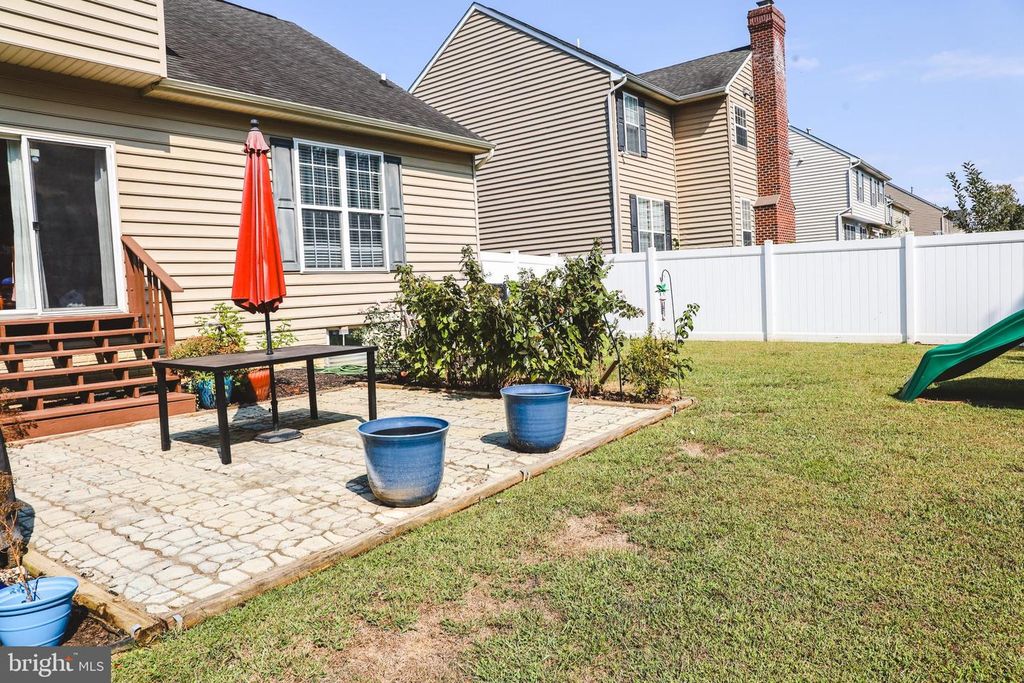 68 AUGUSTINE CT, Kearneysville, WV 25430