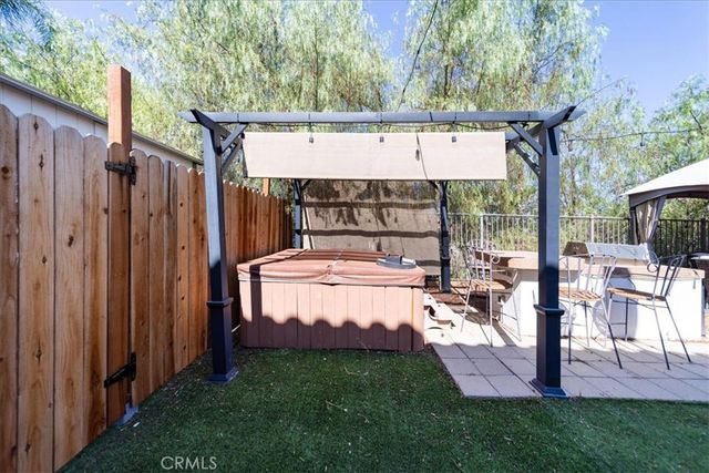 25933 Schafer, Murrieta, CA 92563