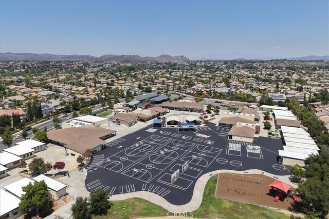 25933 Schafer, Murrieta, CA 92563