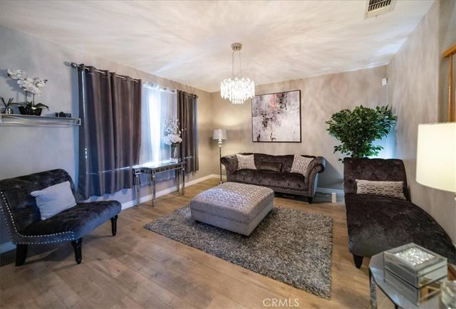 25933 Schafer, Murrieta, CA 92563