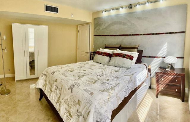 2681 S Course Dr 212, Pompano Beach, FL 33069