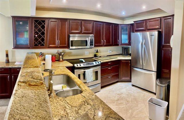 2681 S Course Dr 212, Pompano Beach, FL 33069