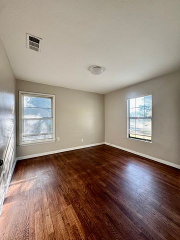 8018 S Reno Court, Dallas, TX 75217