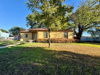 8018 S Reno Court, Dallas, TX 75217