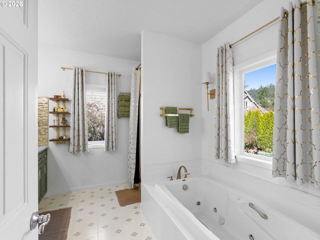 260 Ne 71ST Pl, Newport, OR 97365