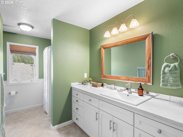 260 Ne 71ST Pl, Newport, OR 97365