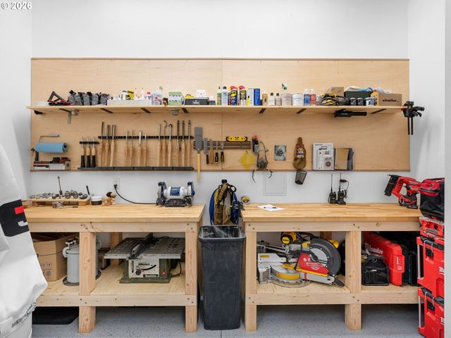 260 Ne 71ST Pl, Newport, OR 97365