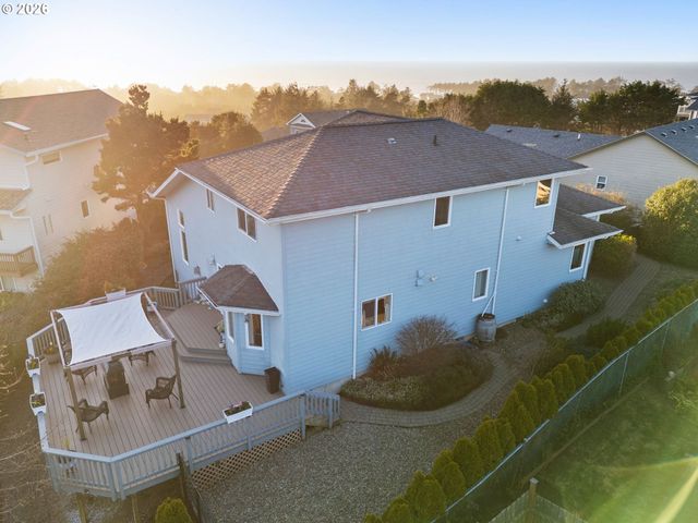 260 Ne 71ST Pl, Newport, OR 97365