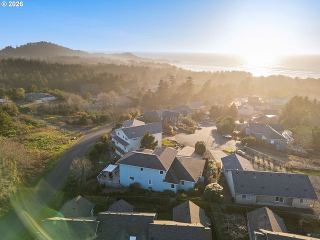 260 Ne 71ST Pl, Newport, OR 97365