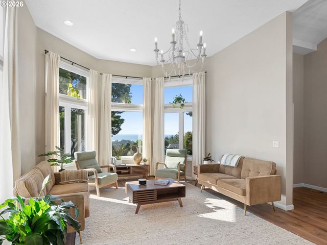 260 Ne 71ST Pl, Newport, OR 97365