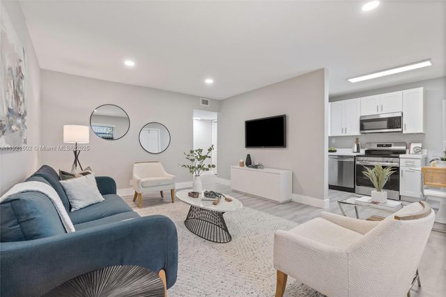 1350 NE 5th Ter 5, Fort Lauderdale, FL 33304