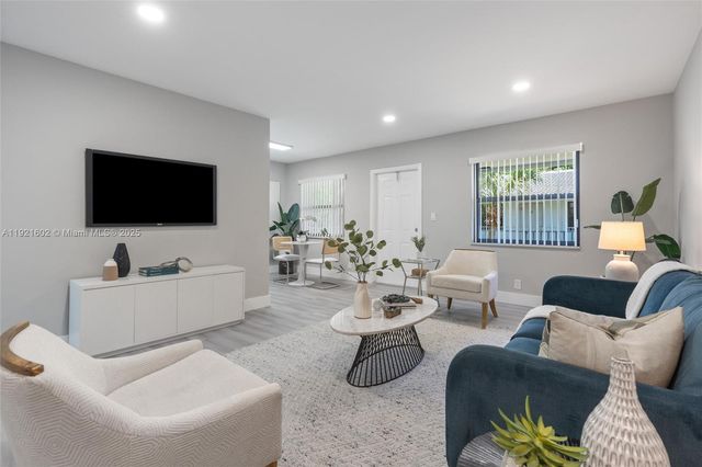 1350 NE 5th Ter 5, Fort Lauderdale, FL 33304