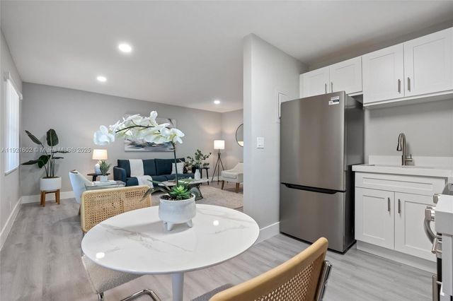 1350 NE 5th Ter 5, Fort Lauderdale, FL 33304