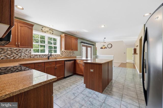 210 MENG RD, Schwenksville, PA 19473