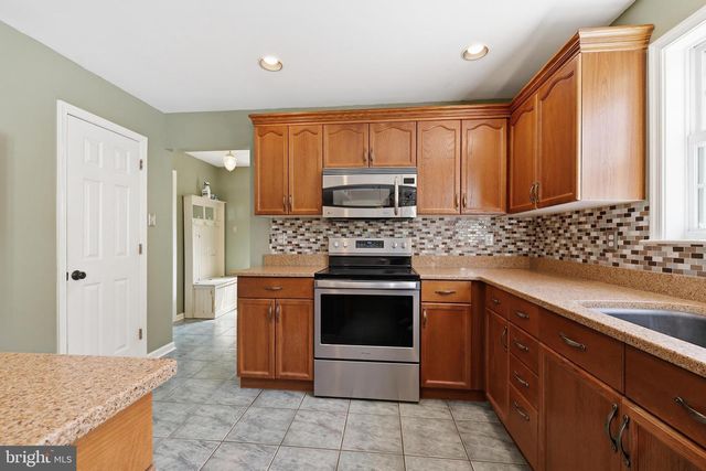 210 MENG RD, Schwenksville, PA 19473
