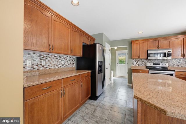 210 MENG RD, Schwenksville, PA 19473