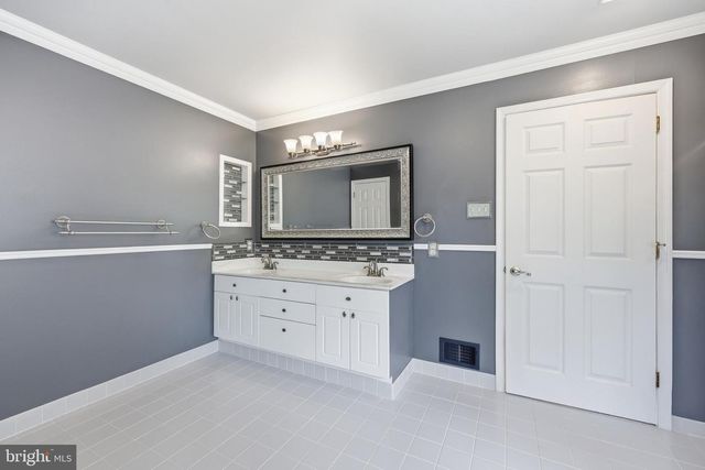 210 MENG RD, Schwenksville, PA 19473