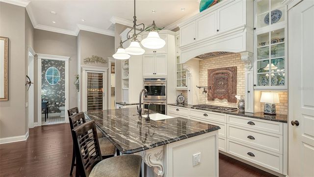 1732 CUNLIFF LANE, Sarasota, FL 34239