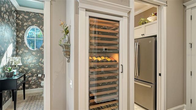 1732 CUNLIFF LANE, Sarasota, FL 34239