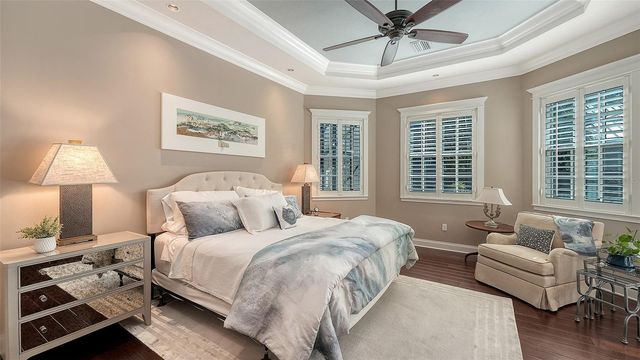 1732 CUNLIFF LANE, Sarasota, FL 34239