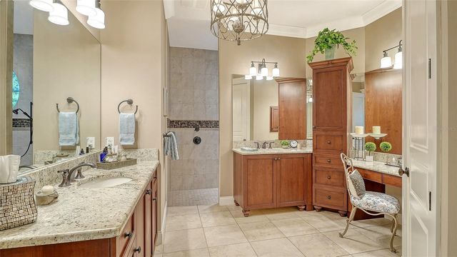 1732 CUNLIFF LANE, Sarasota, FL 34239