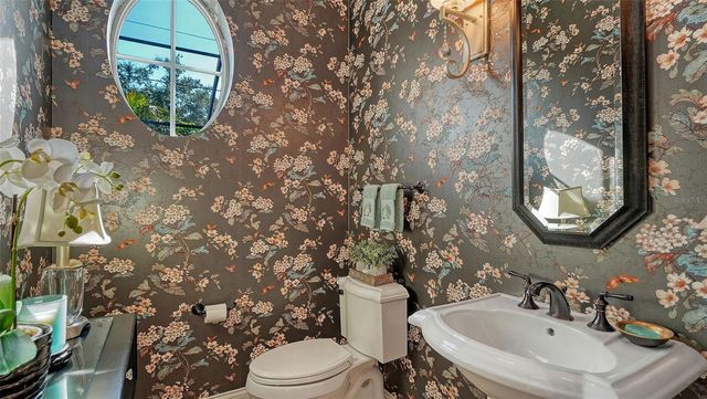 1732 CUNLIFF LANE, Sarasota, FL 34239