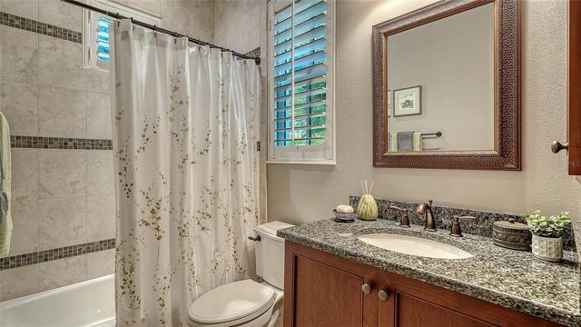 1732 CUNLIFF LANE, Sarasota, FL 34239