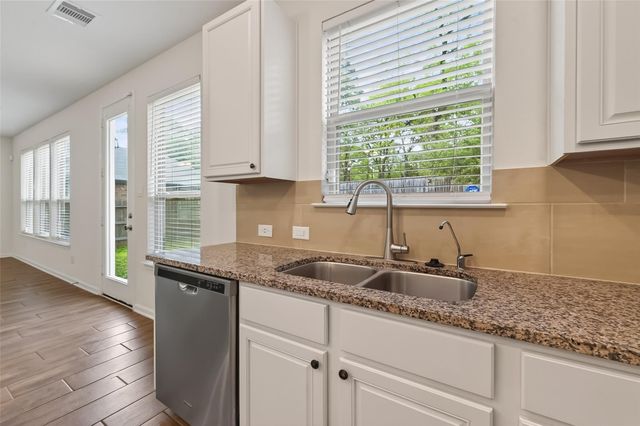 2107 Parnevik Place, Conroe, TX 77304