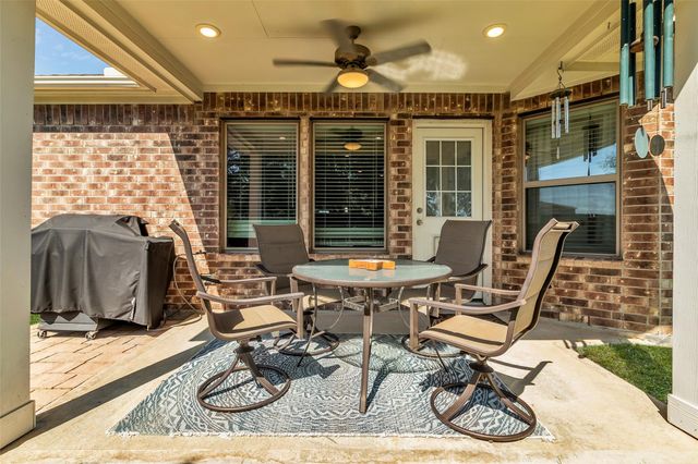 2214 Brickfielder Lane, Baytown, TX 77523