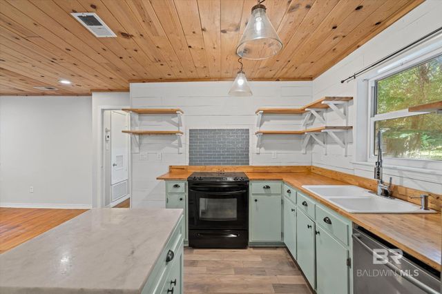 556 Middle Street, Fairhope, AL 36532