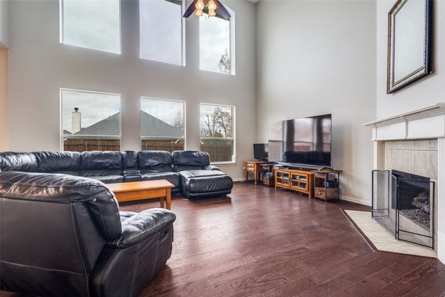 5717 Almond Lane, Fort Worth, TX 76244