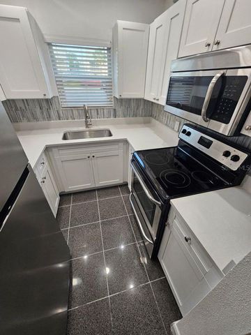 11955 3RD STREET E 1, Treasure Island, FL 33706