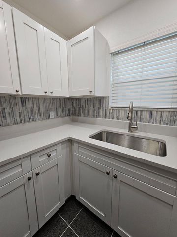 11955 3RD STREET E 1, Treasure Island, FL 33706