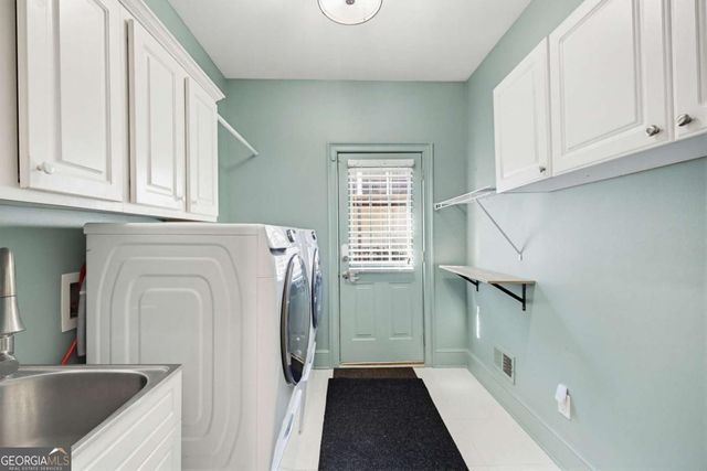 5110 Parkwood Oaks Lane, Smyrna, GA 30126