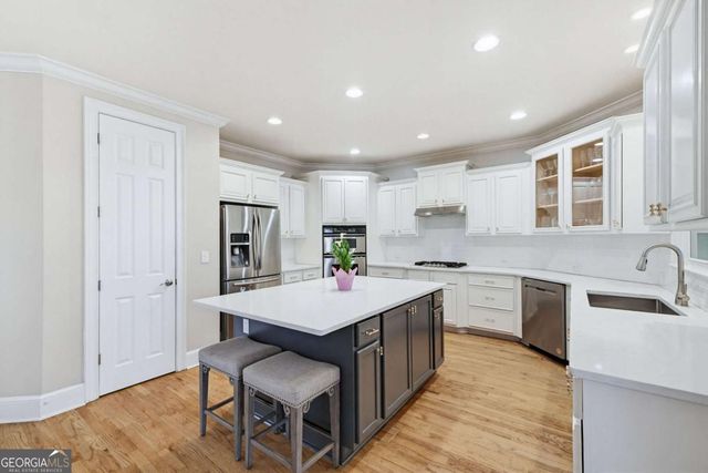 5110 Parkwood Oaks Lane, Smyrna, GA 30126