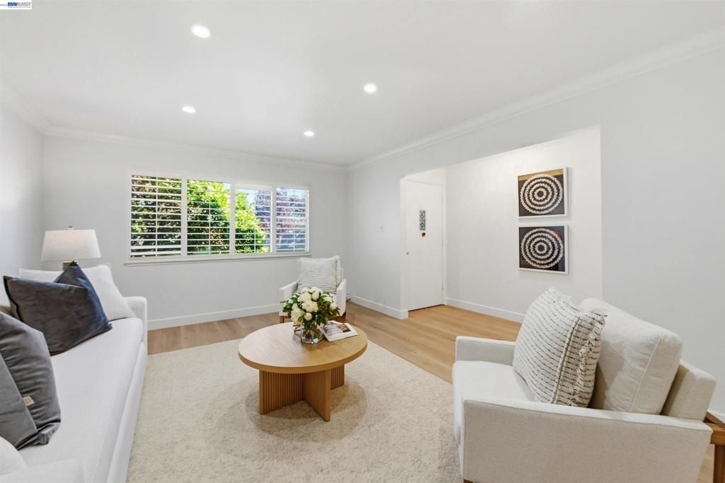 Image 5 of property listing at 4572 Theresa Ave, Fremont, CA 94538