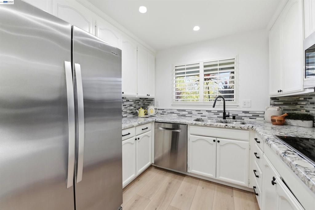 Image 7 of property listing at 4572 Theresa Ave, Fremont, CA 94538